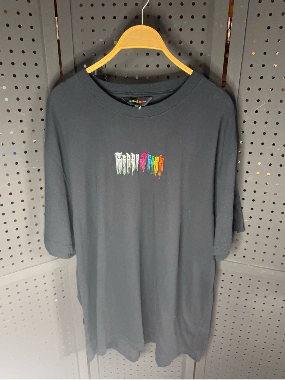 3X Teddy Fresh Men's Black Graphic Tee with Rainbow Drip Logo